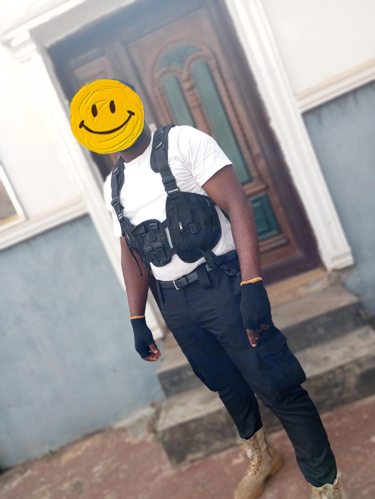 Dave in Asaba, Delta, Nigeria, Nigeria — photo 1 of 2