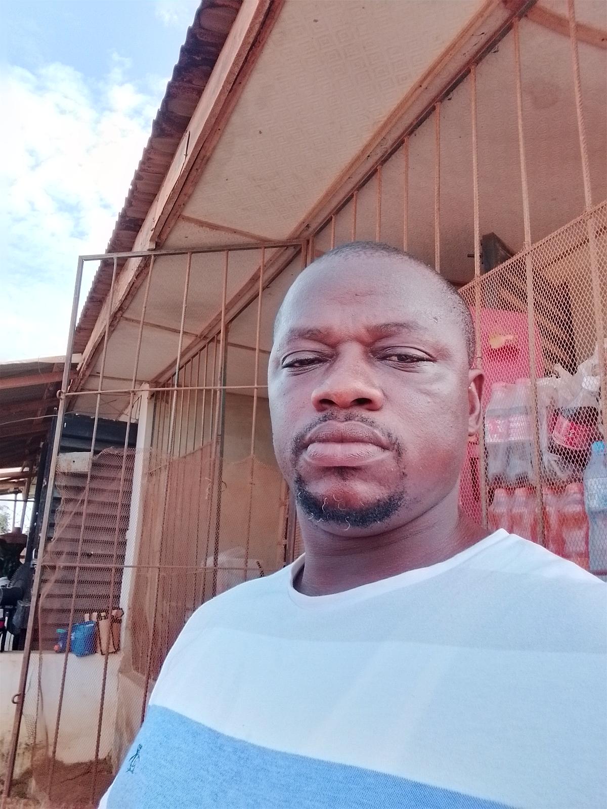 Oluwole in Ibadan , Oyo, Nigeria, Nigeria — photo 1 of 2