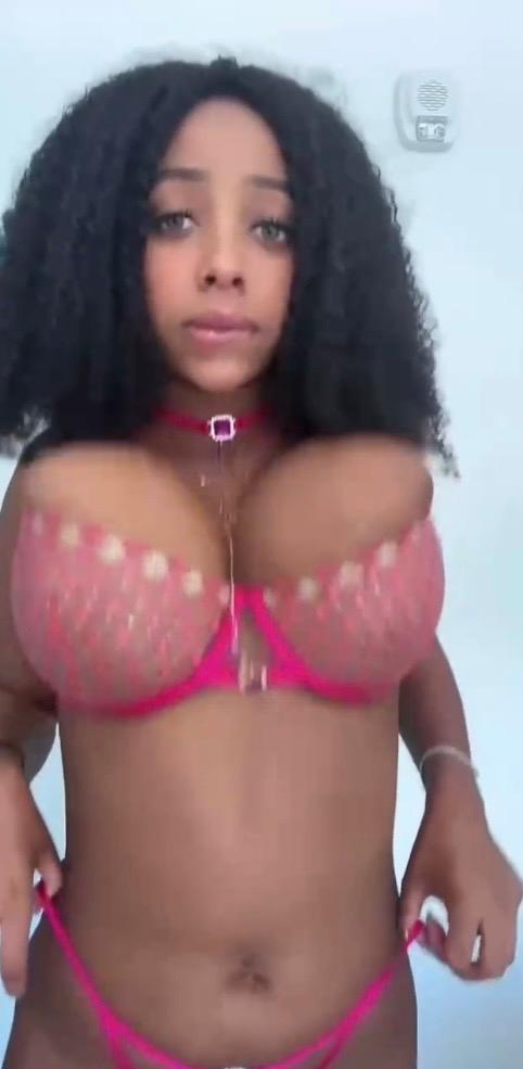 Sexy curvy in Central, Edo, Nigeria, Nigeria — photo 1 of 3