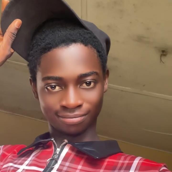 David Sat in Asaba, Delta, Nigeria, Nigeria — photo 3 of 5