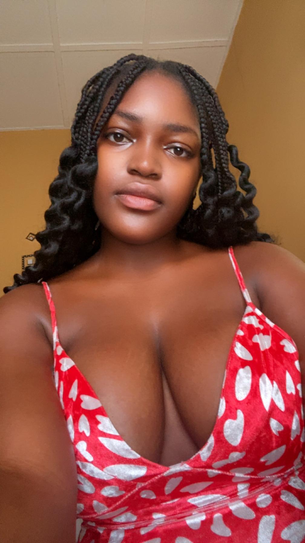 Queenbee in Ughelli North, Delta, Nigeria, Nigeria — photo 4 of 5